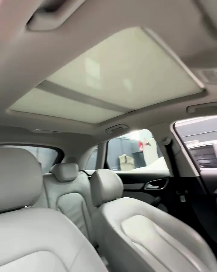 Audi Q3: vista del habitáculo completo