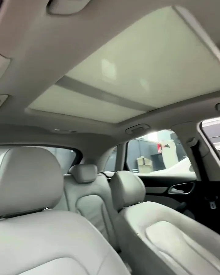 Audi Q3: butacas delanteras y techo panorámico