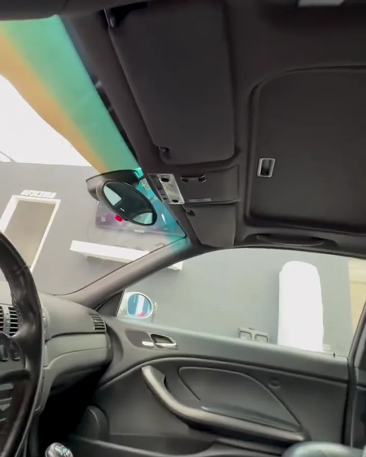 BMW M3 E46: panel de puerta y butaca delantera