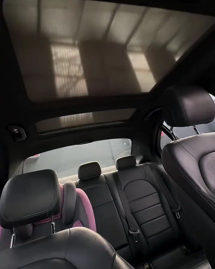 Mercedes-Benz C250: plazas traseras bajo el techo panorámico