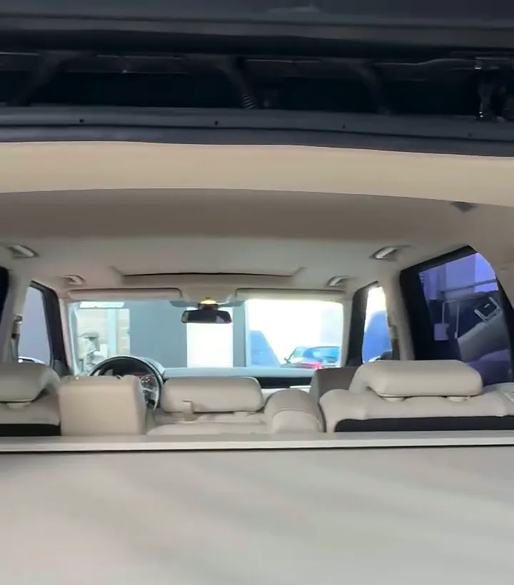 Range Rover con el techo interior camel restaurado